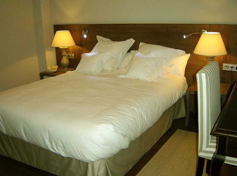 Hotel Maria Jimena Ocana  Exterior photo